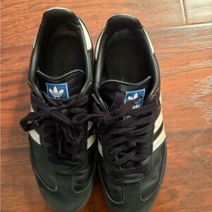 Adidas Sambas Black
Worn but great condition
